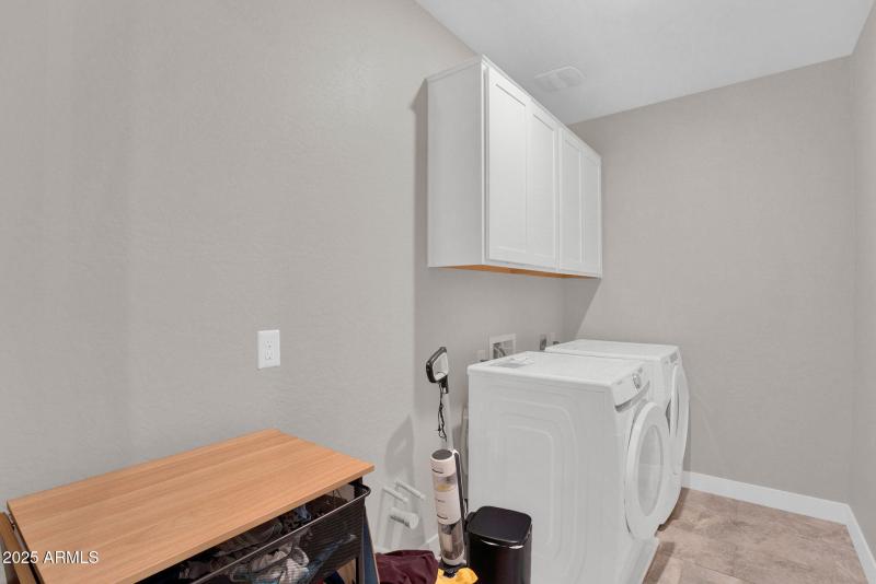 32-web-or-mls-3855 S mcqueen Rd 73-32