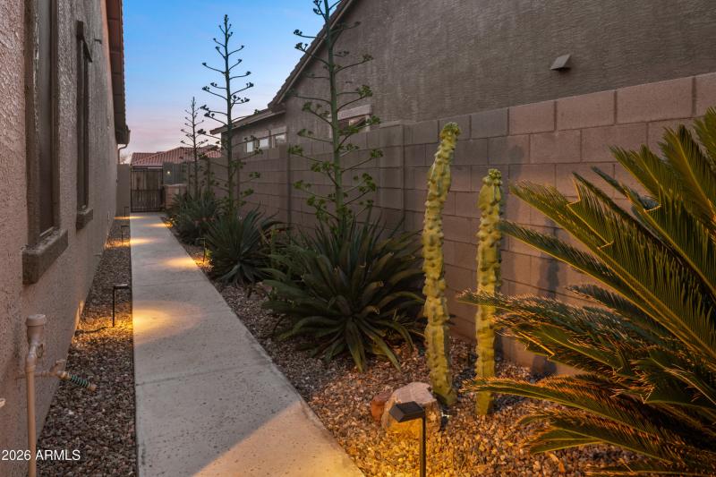 12580-East-Nandina-Pl-60