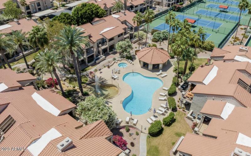 Resort-Style Pool Oasis