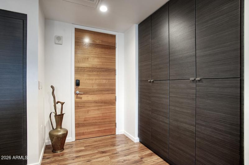 200 W PORTLAND ST 822