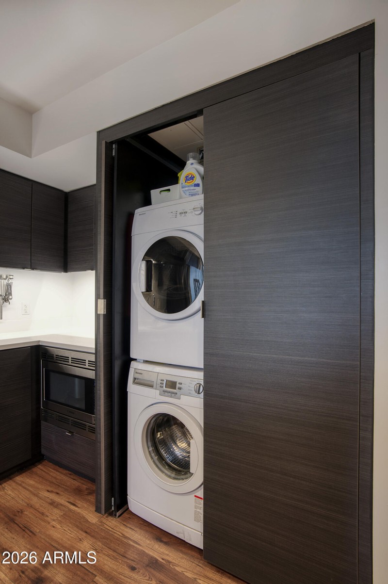 200 W PORTLAND ST 822