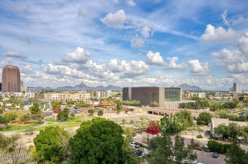 200 W PORTLAND ST 822