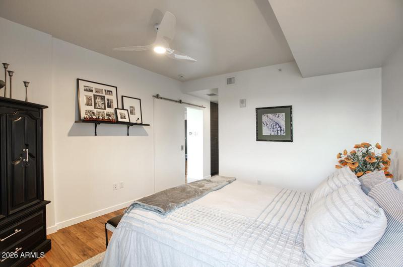 200 W PORTLAND ST 822