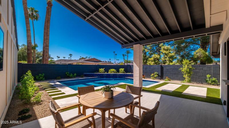 12-web-or-mls-P1132103