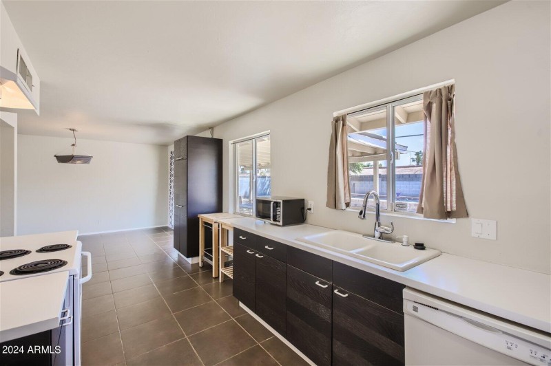 3213 N 63rd Pl - Web Quality - 011 - 14