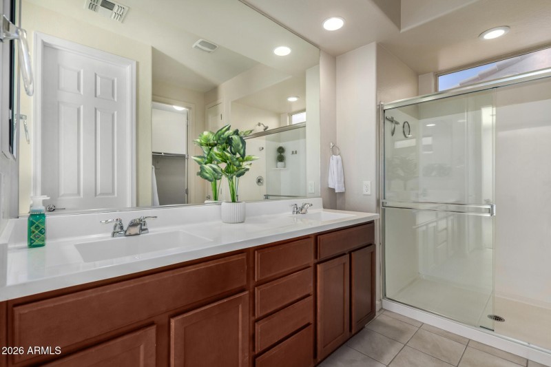 LARGE WALK IN SHOWER