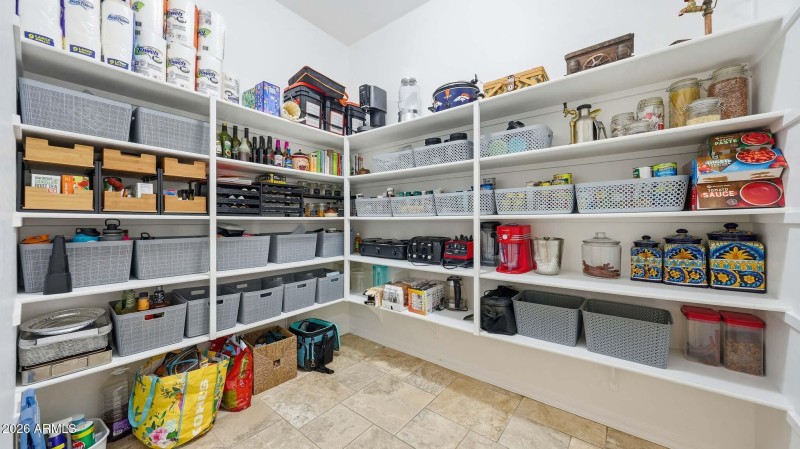 Walk-in Pantry