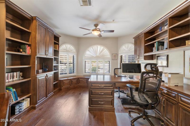 Office W/ Built-ins