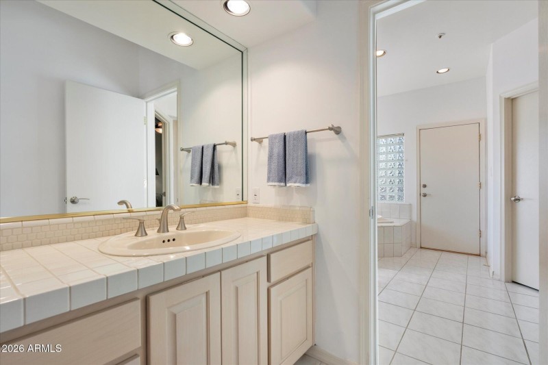 Jack n Jill Bath Sep Vanity