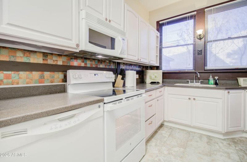 385 S Broad St Interior-9