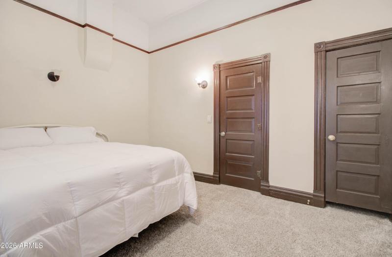 385 S Broad St Interior-13