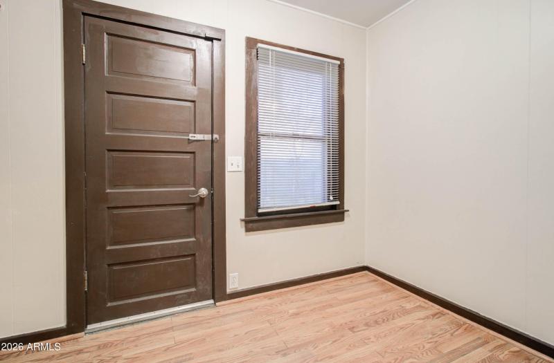 385 S Broad St Interior-21