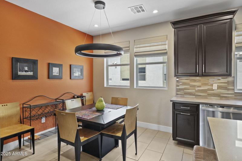 820 N 8th Ave 22 Phoenix - Dining
