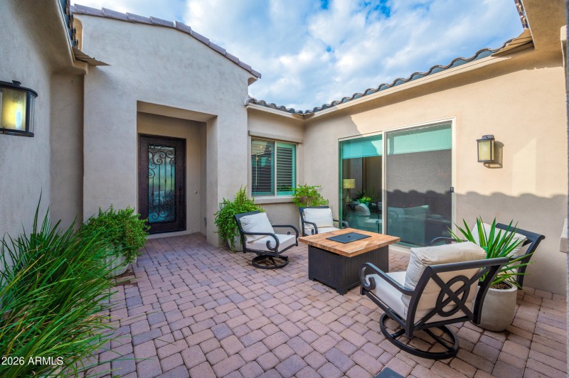 courtyard_entryway_1