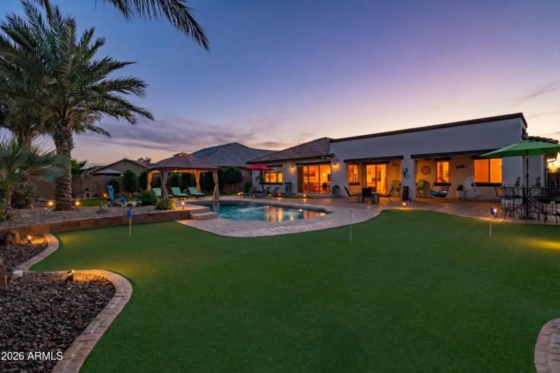 01-Twilight Backyard