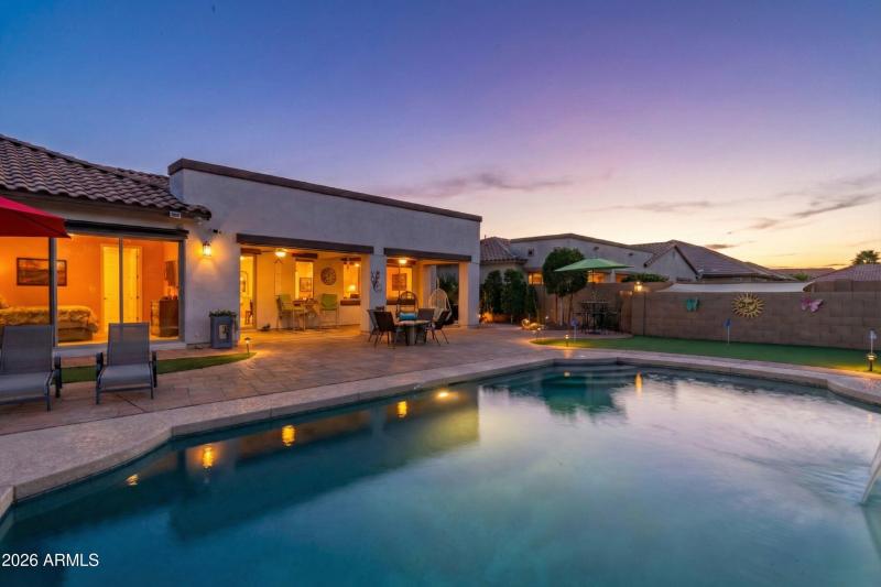 03-Twilight Backyard