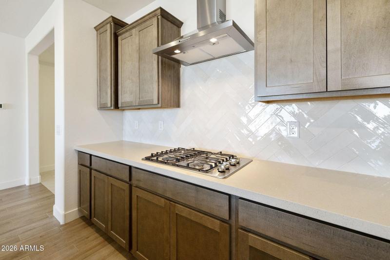 GAS COOKTOP AND DESIGNER HOOD