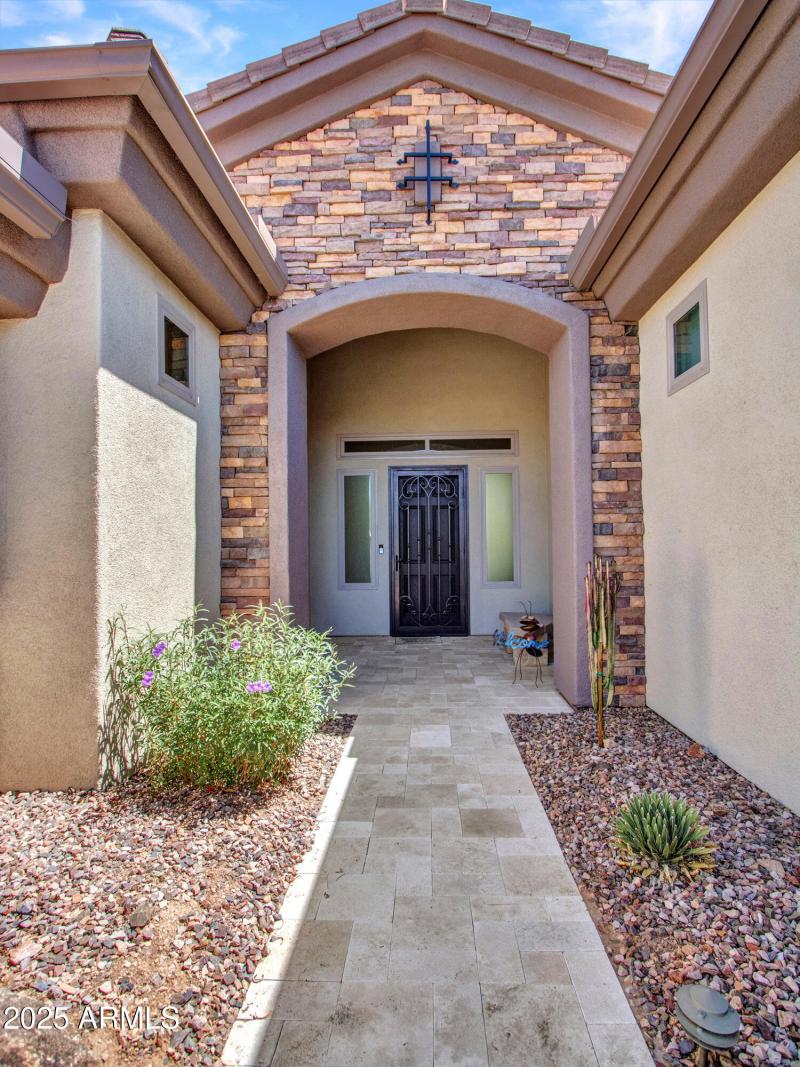 02-Front-Entry-way-(2)