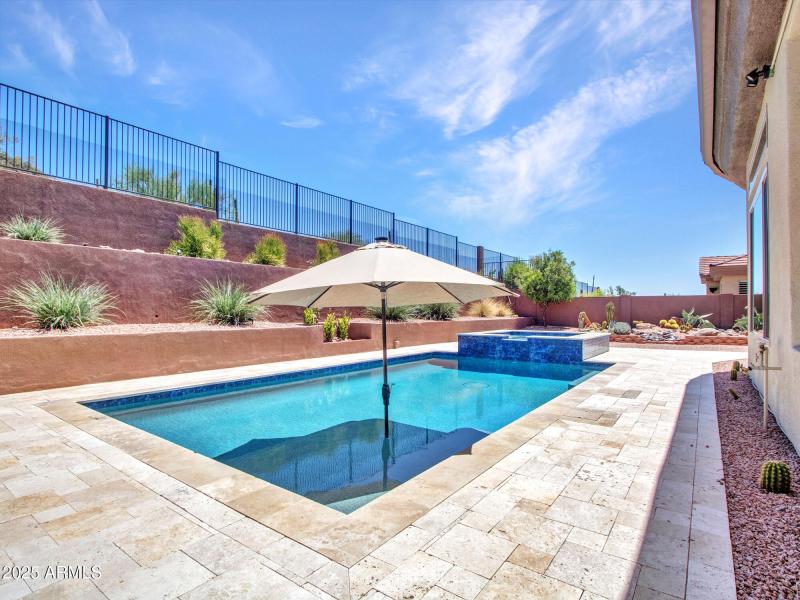 21-Pool---Jacuzzi-(2)