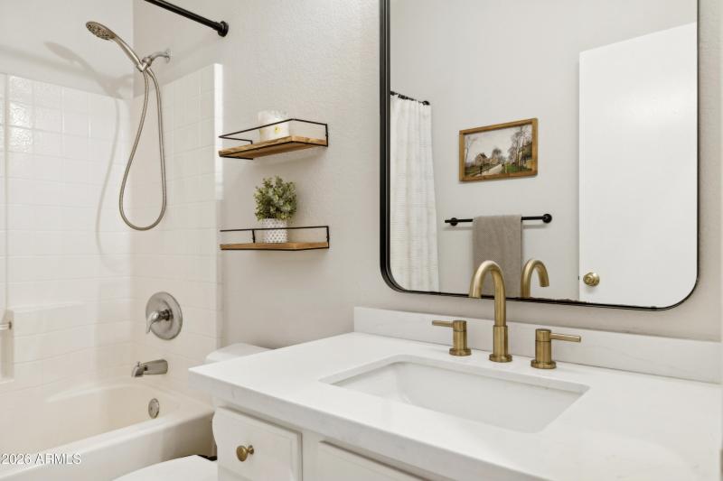 22-print-1594-e-megan-st-Edit