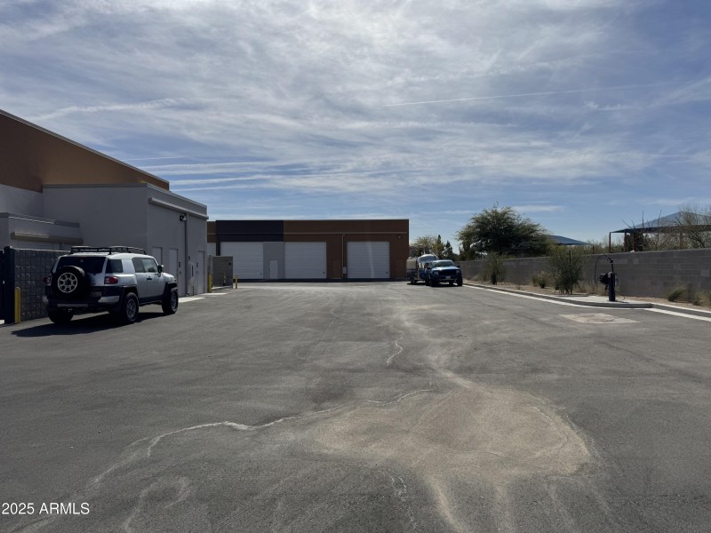 Wide lanes for easy access