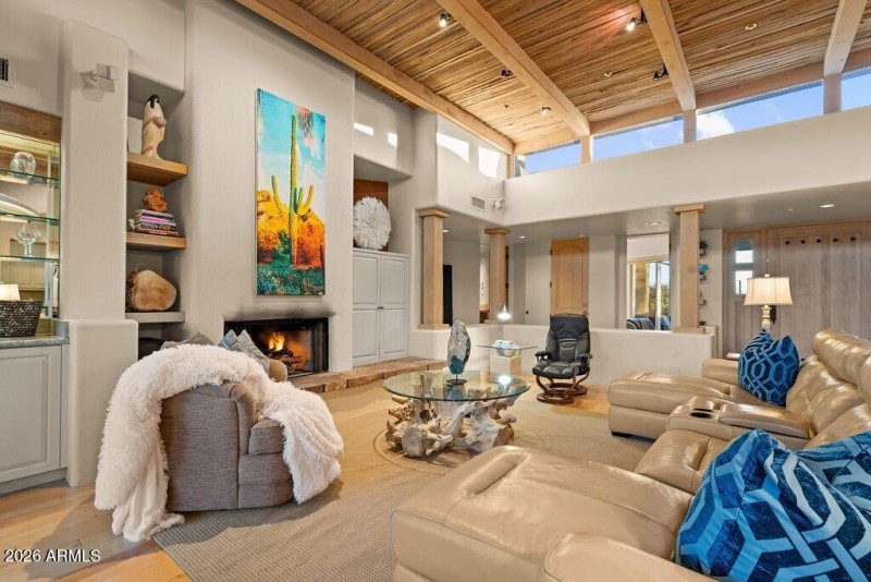 008_Great Room To Entry