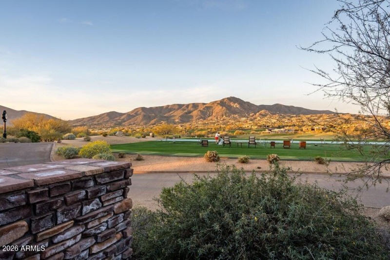 029_Apache Range and Peak Views