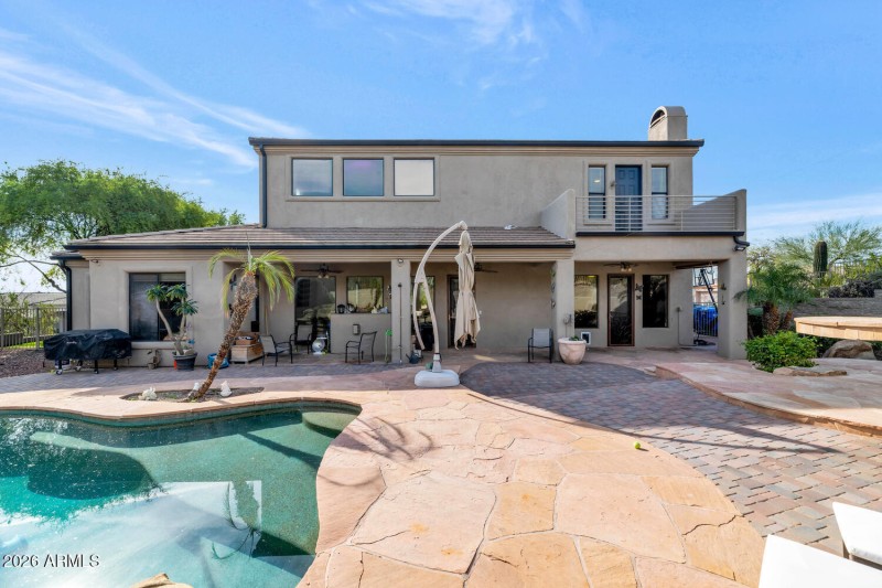 1404 E Michelle Dr-large-045-033-1404 E