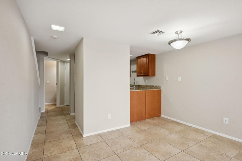 6-web-or-mls-935-n-granite-reef-rd-89