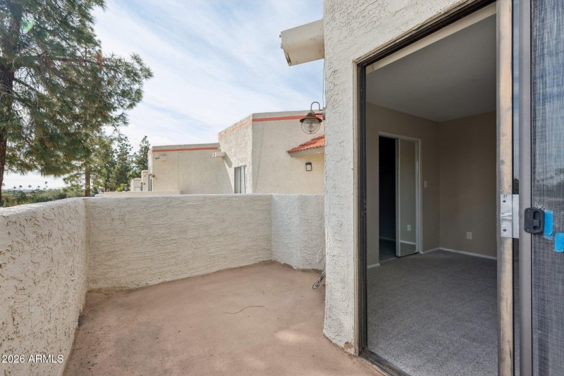 28-web-or-mls-935-n-granite-reef-rd-89