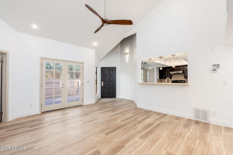 9709 E Mountain View Rd UNIT 2705, 01-05