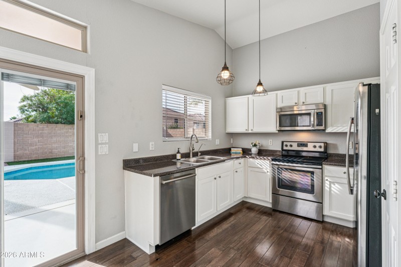 photos_high_resolution_24_1737_W_Hiddenv