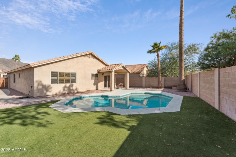 photos_high_resolution_53_1737_W_Hiddenv