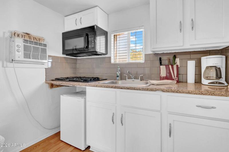 31-custom-712 E Pierce St-31