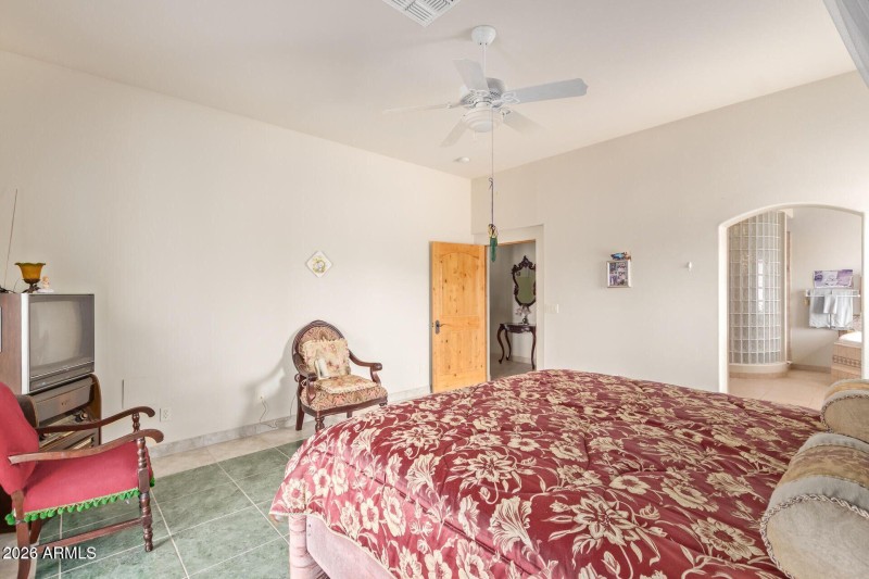 20230420063647780132000000-o Primary Bed