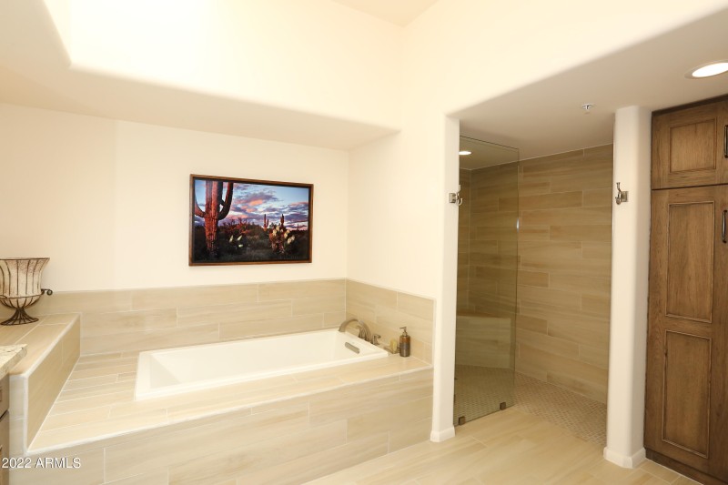 Primary Bath-Garden Tub