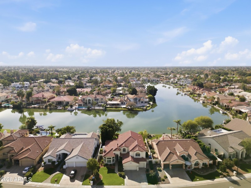 Lake Views in all directions