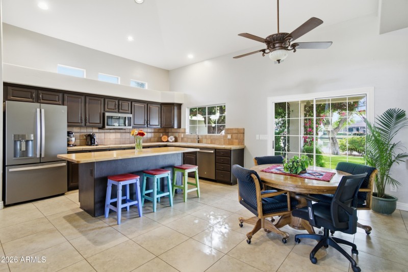 Oversized Kitchen & Island