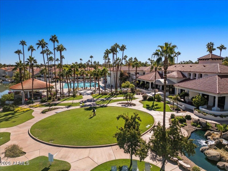 Val Vista Lakes Palm Patio