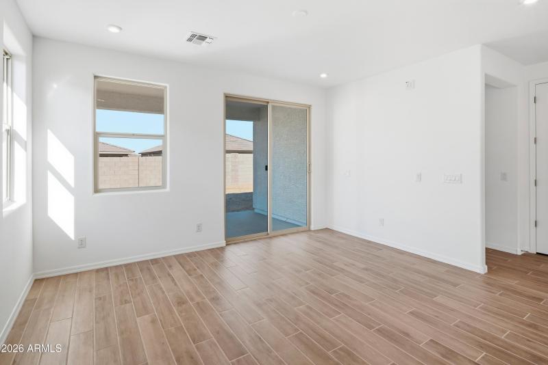 Acacia Foothill-vacant-09