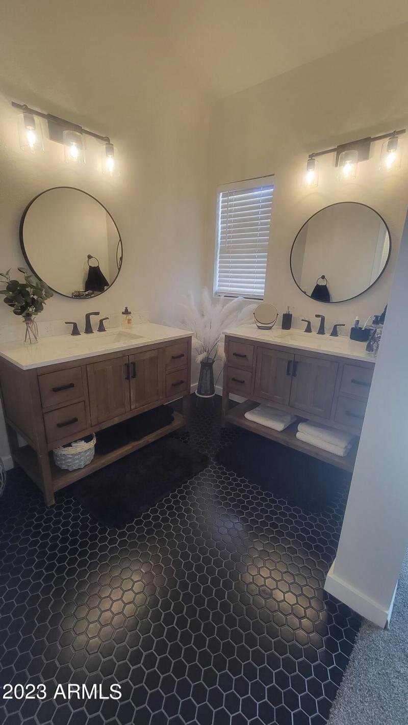 1107 master bathroom