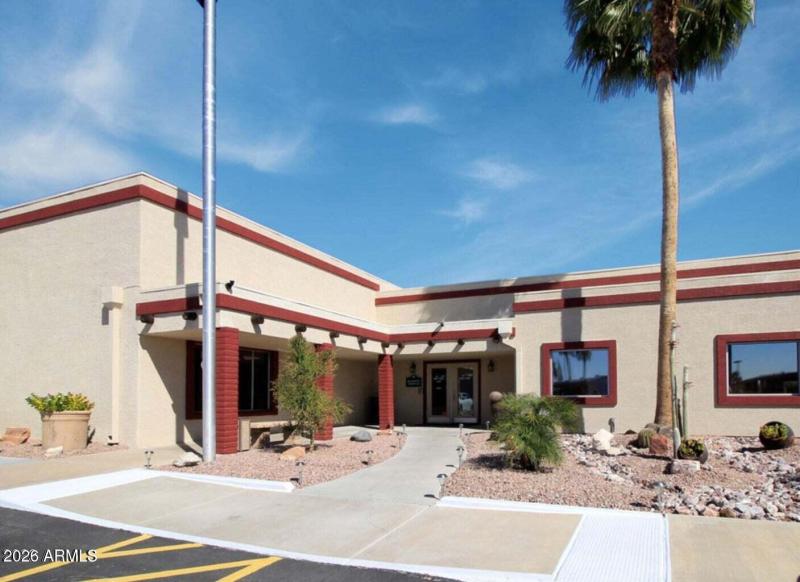 COMMUNITY CENTER HOLIDAY PALMS