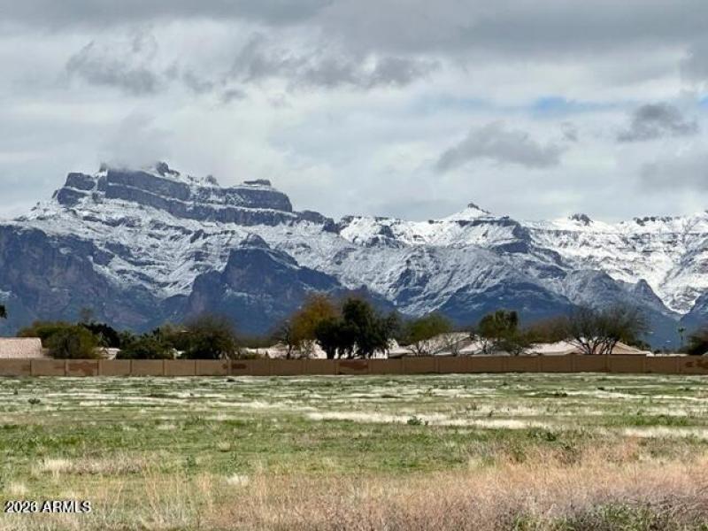 SUPERSTITION MOUNTAINS