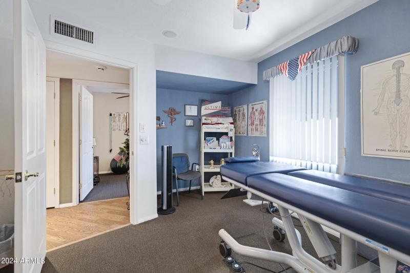 923 N Country Club Dr-16