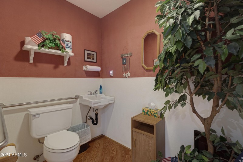 923 N Country Club Dr-19