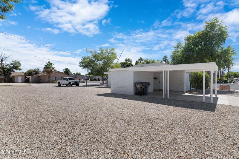 923 N Country Club Dr-21