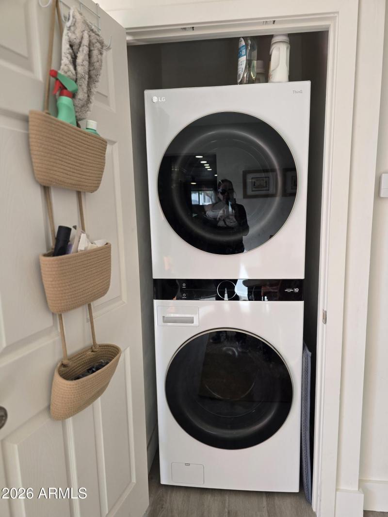 LAUNDRY CLOSET