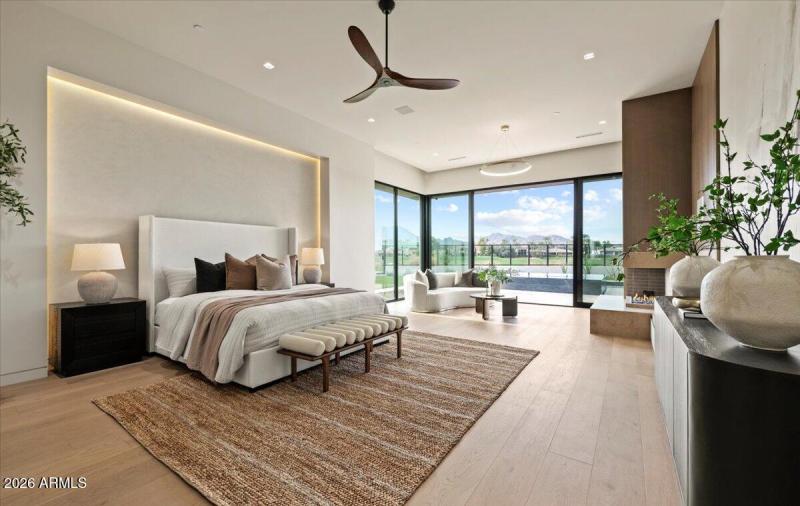 030-9790 N 56th St 17