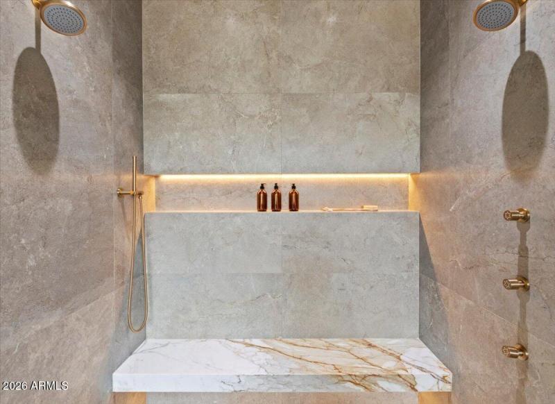 038-9790 N 56th St 21