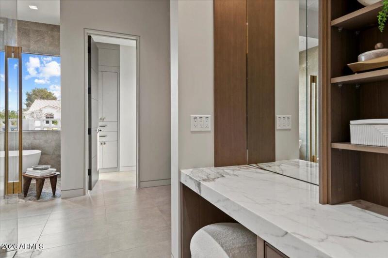 043-9790 N 56th St 26